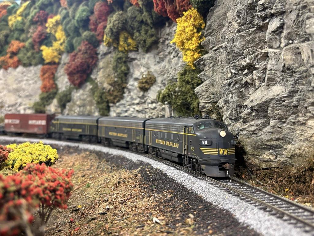 Westbound freight with all of the dynamic brakes in full-on mode rolls down Blackwater Canyon towards Elkins, WV (John McCardle photo)